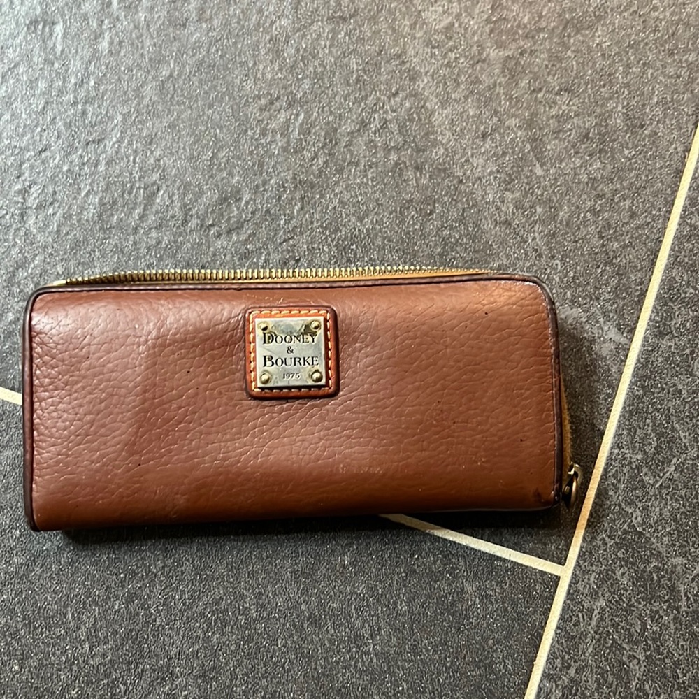 Dooney and Bourke wallet